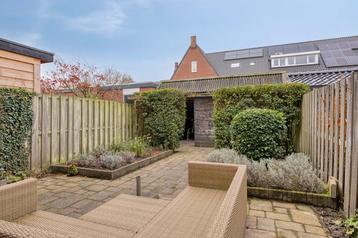 Foto 21 van Esdoornlaan 3