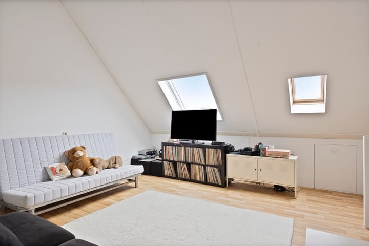 Foto 20 van Esdoornlaan 3