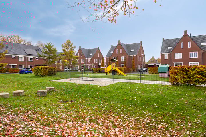 Foto 24 van Esdoornlaan 3