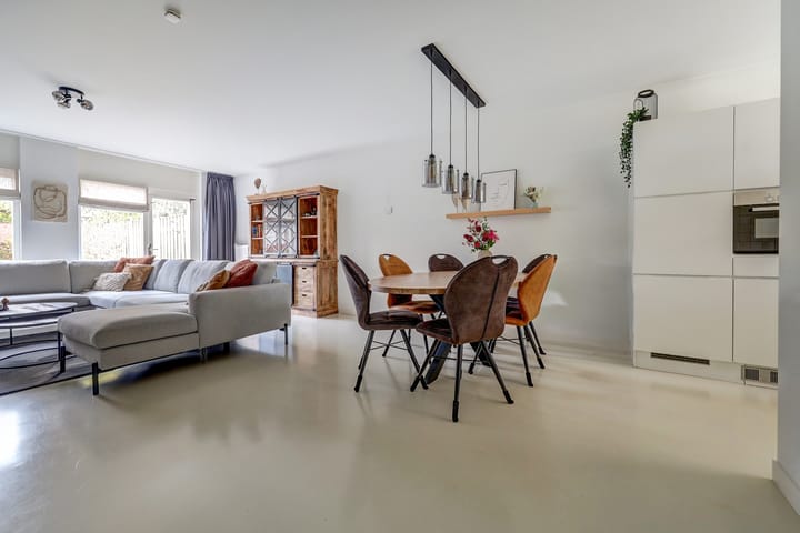 Photo 6 of Groen van Prinstererlaan 32