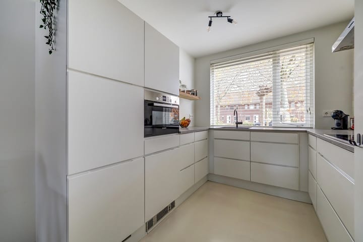 Photo 12 of Groen van Prinstererlaan 32