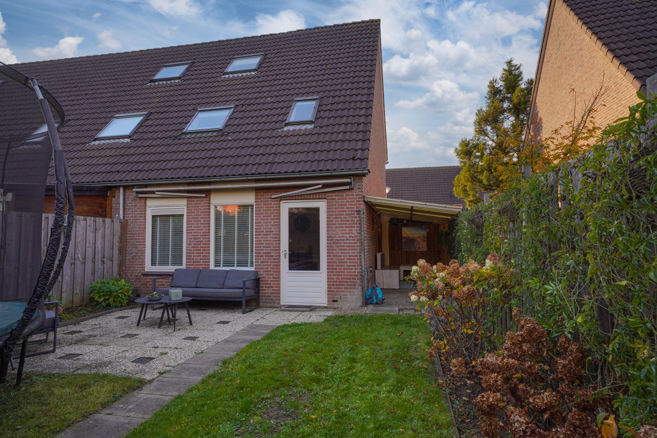 Photo 33 of Gravekamp 67