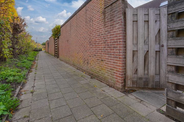 Photo 36 of Gravekamp 67