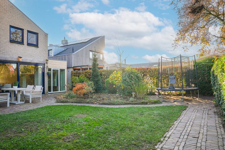 Photo 45 of Hanzestraat 3