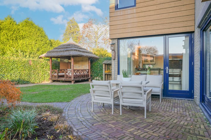 Photo 48 of Hanzestraat 3