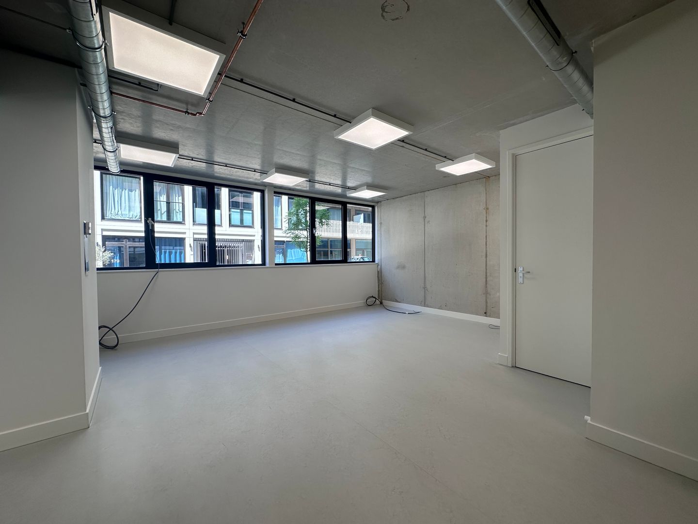 View photo 2 of Willem Parelstraat 300