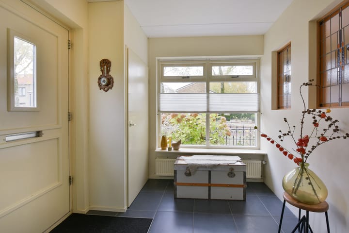 Photo 2 of Beatrixstraat 2-C