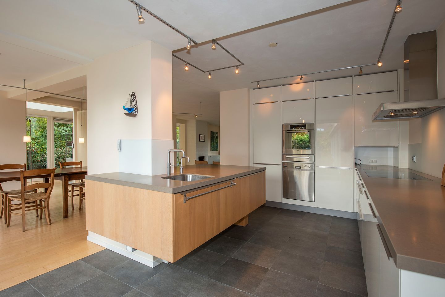 Photo 20 of Bernhardstraat 33