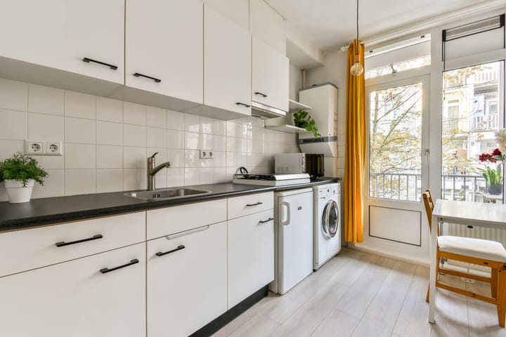 Photo 6 of Van Bossestraat 41-1