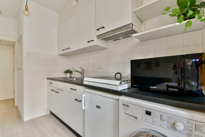 Photo 8 of Van Bossestraat 41-1