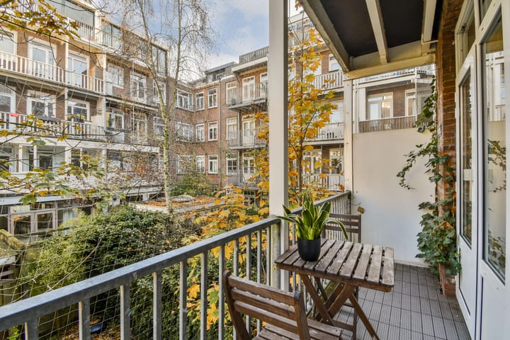 Photo 10 of Van Bossestraat 41-1