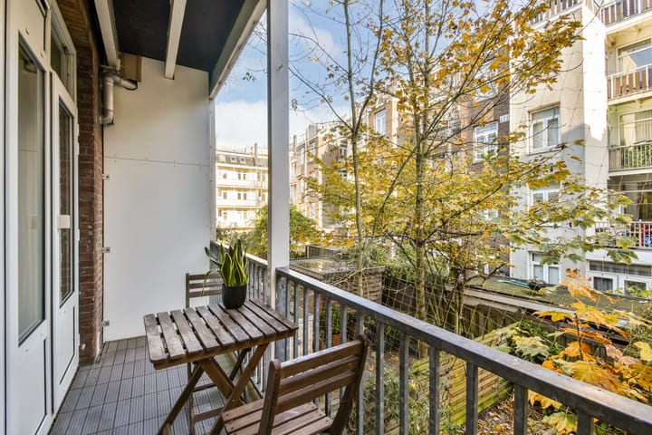 Photo 11 of Van Bossestraat 41-1