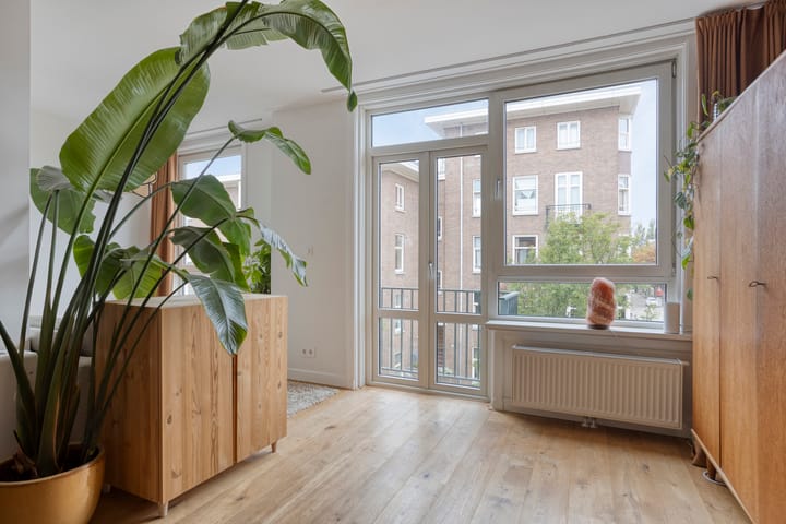 Foto 13 van Moerdijkstraat 1-2