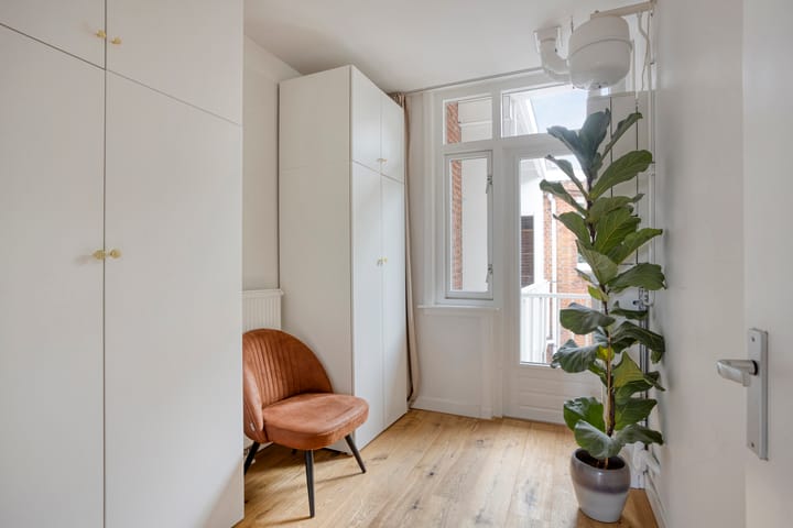 Foto 21 van Moerdijkstraat 1-2