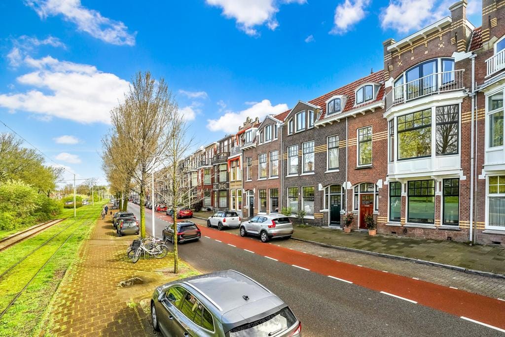 Tussenwoning aan Van Boetzelaerlaan 37
