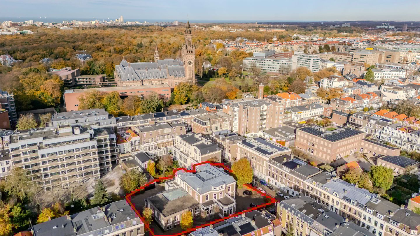 Bekijk foto 1 van Van de Spiegelstraat 12