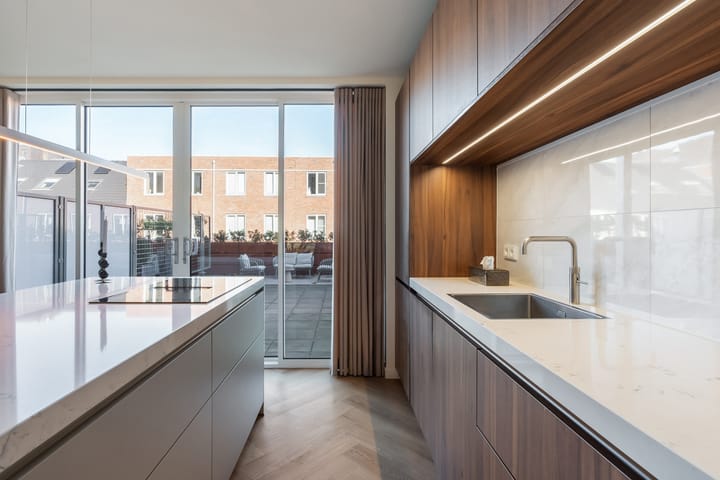 Foto 12 van Oranjeboomstraat 18-B