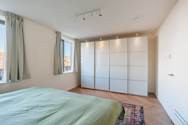 Foto 18 van Oranjeboomstraat 18-B