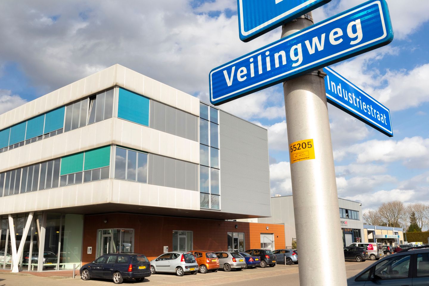 Bekijk foto 2 van Veilingweg 15-a