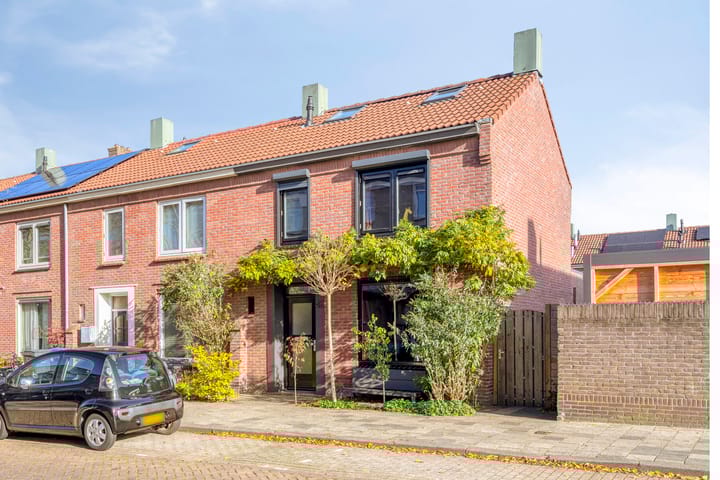 Esdoornstraat 42