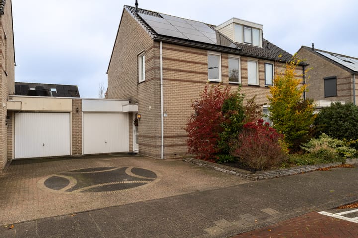 Photo 1 of Kamperfoelielaan 37