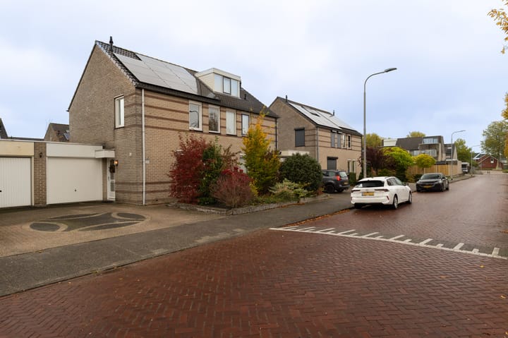 Photo 31 of Kamperfoelielaan 37