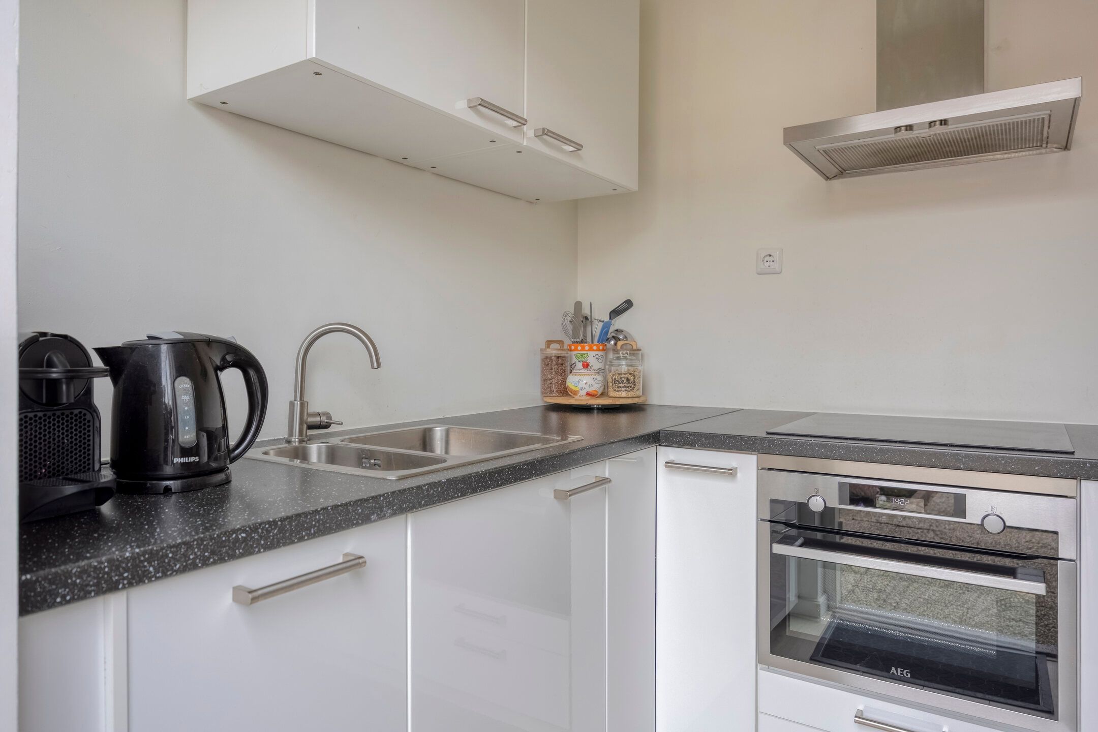 Photo 15 of Van Lennepstraat 79