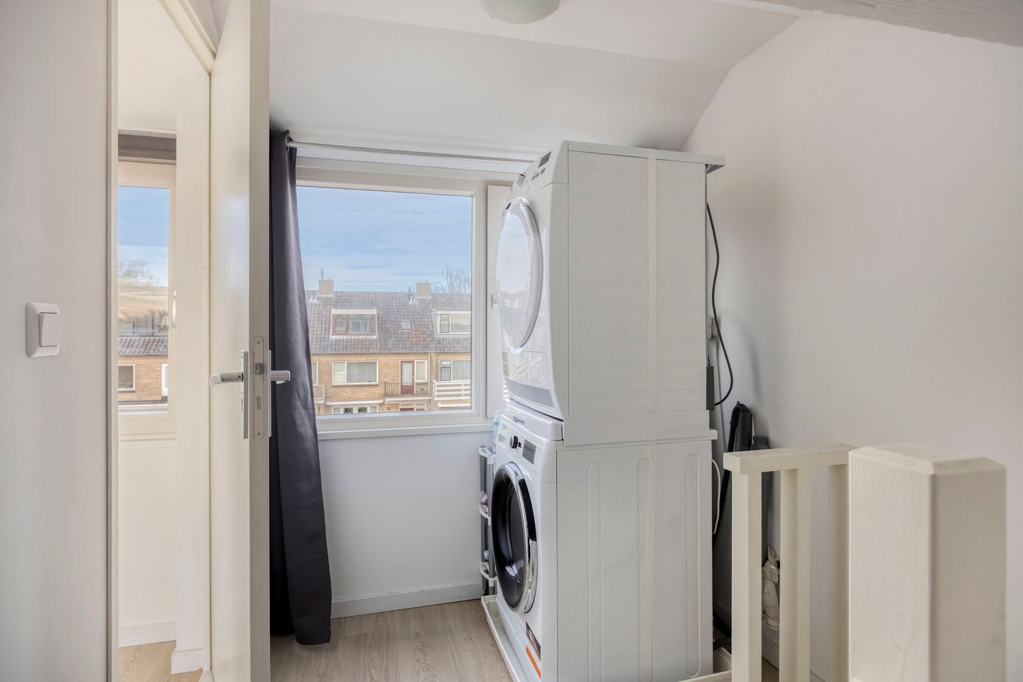 Photo 25 of Van Lennepstraat 79