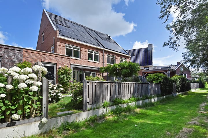 Photo 5 of Vossenzoom 245