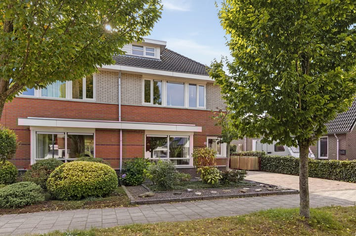 Photo 2 of Taco Haringastraat 18