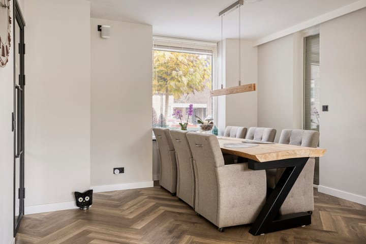 Photo 6 of Kamillestraat 8