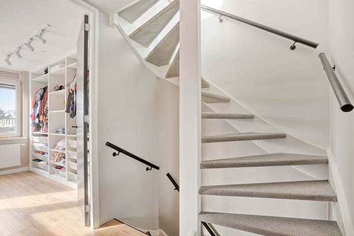 Photo 15 of Kamillestraat 8