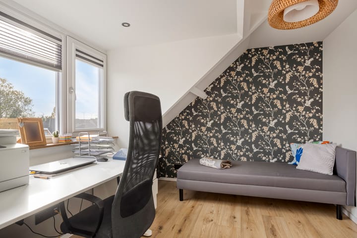 Photo 17 of Kamillestraat 8