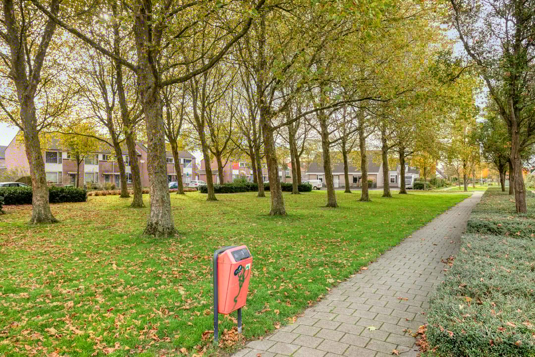 Photo 23 of Kamillestraat 8