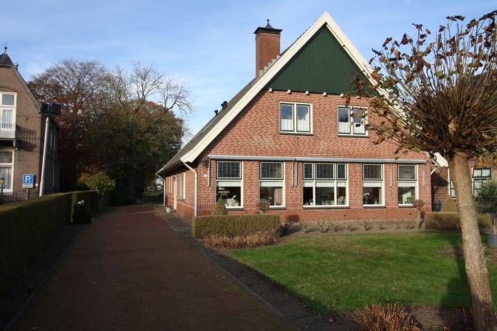 Photo 36 of Oosteinde 23