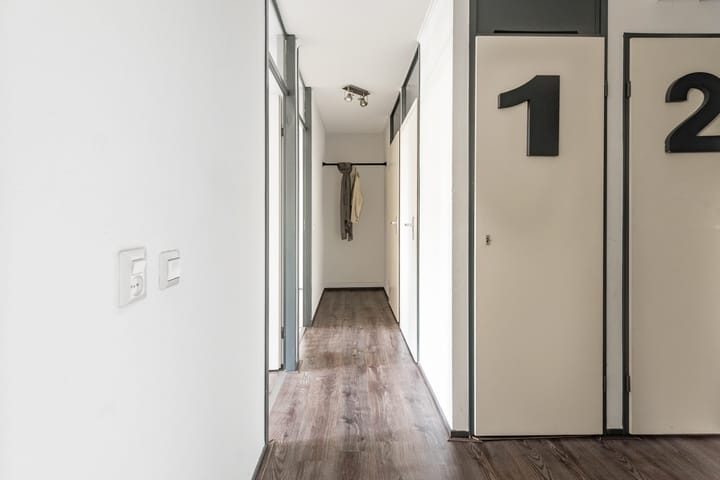 Photo 22 of Curiestraat 12