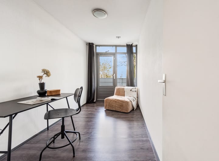 Photo 23 of Curiestraat 12