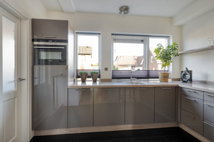 Foto 13 van van Lyndenstraat 10-A