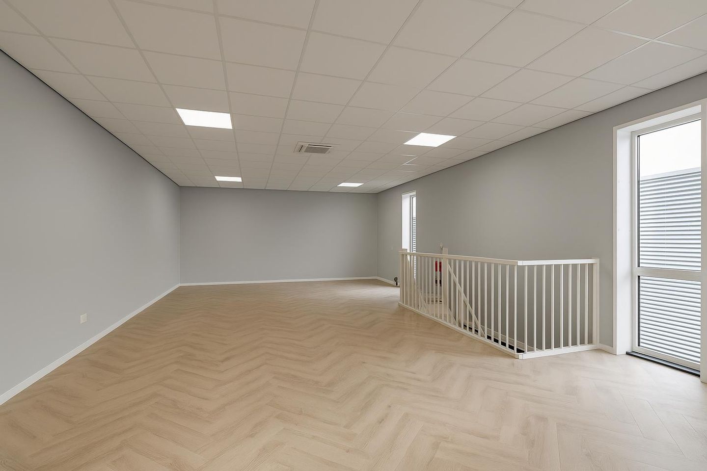 View photo 2 of De Iepenwei 2-h