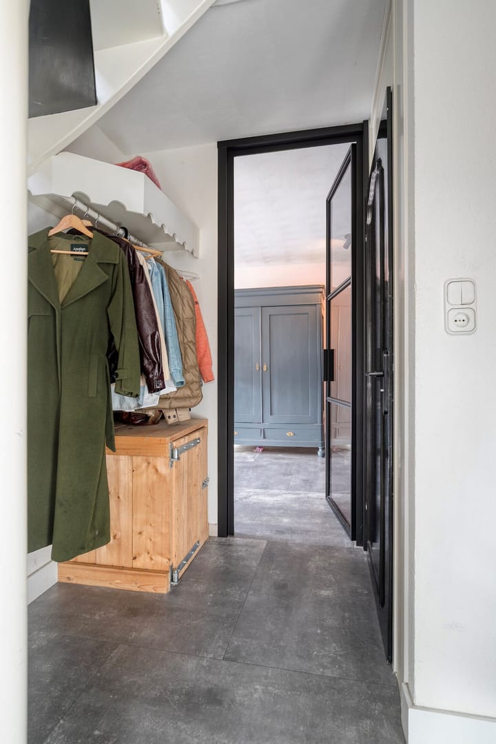 Photo 5 of Plevier 127