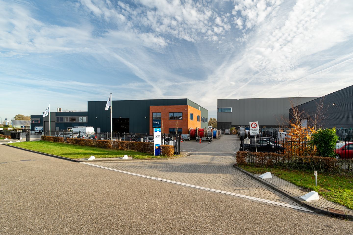 Bekijk foto 1 van Neon 5