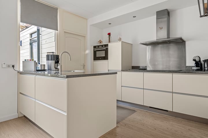 Photo 20 of Boterbloem 10