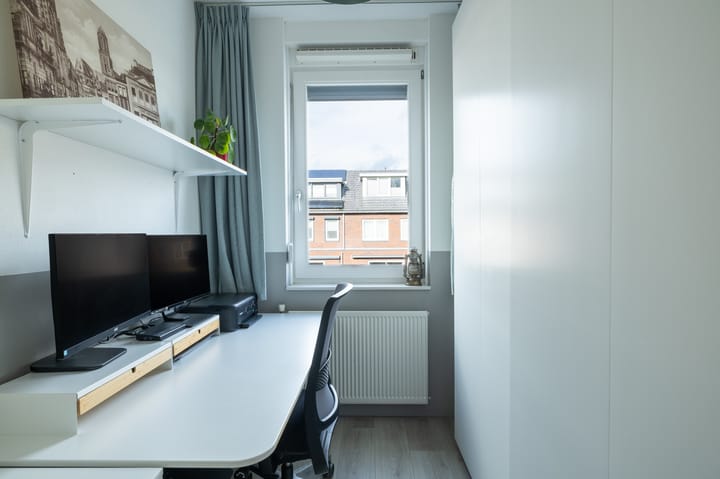 Foto 16 van Canneveltstraat 8