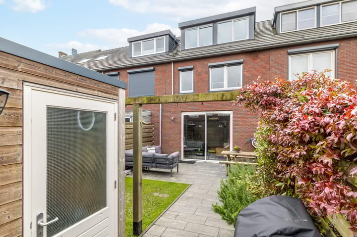 Foto 26 van Canneveltstraat 8