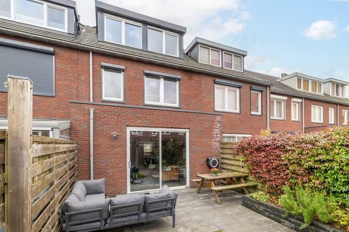 Foto 27 van Canneveltstraat 8