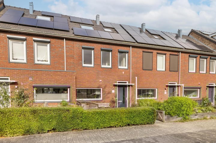 Foto 30 van Canneveltstraat 8