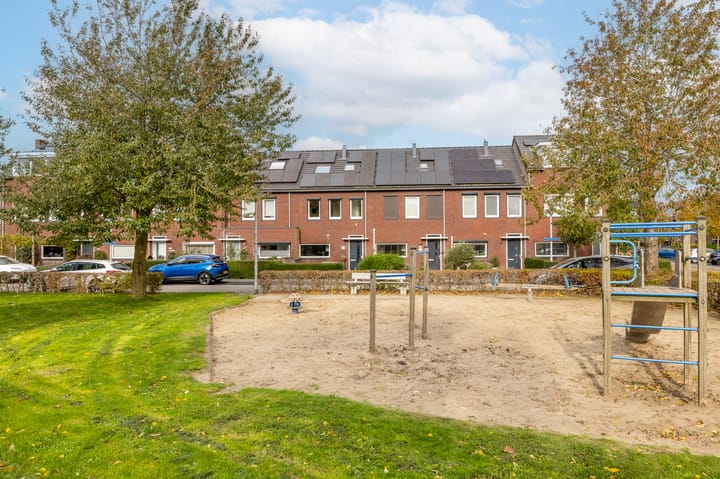 Foto 33 van Canneveltstraat 8