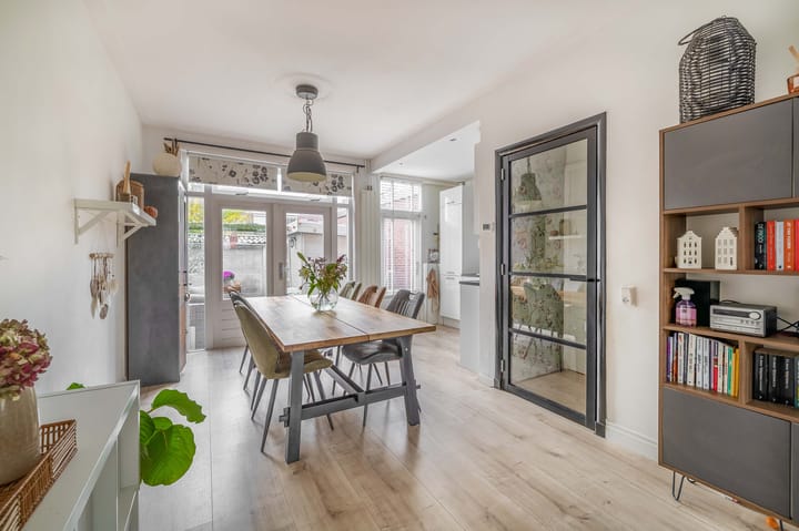 Photo 12 of Prins Bernhardstraat 20