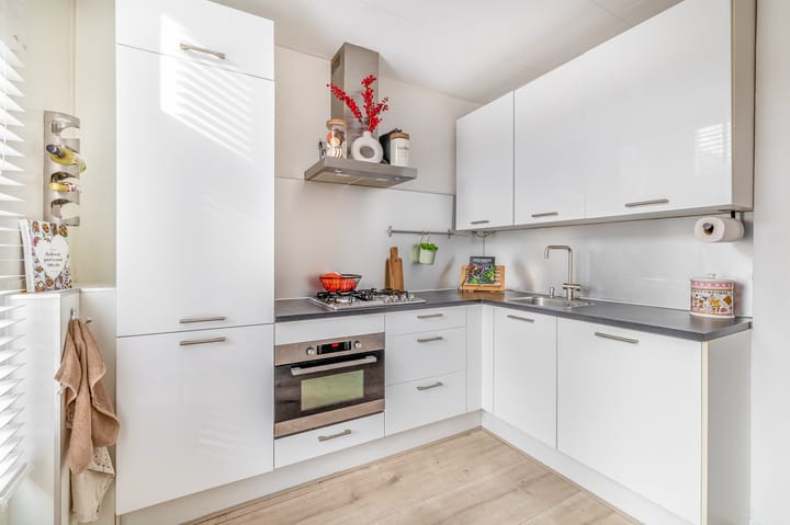 Photo 16 of Prins Bernhardstraat 20