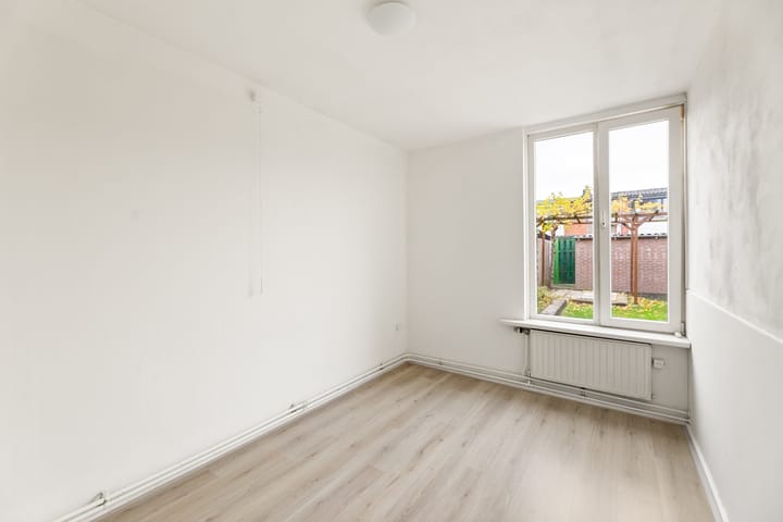 Photo 11 of Hendrick Vroomlaan 48